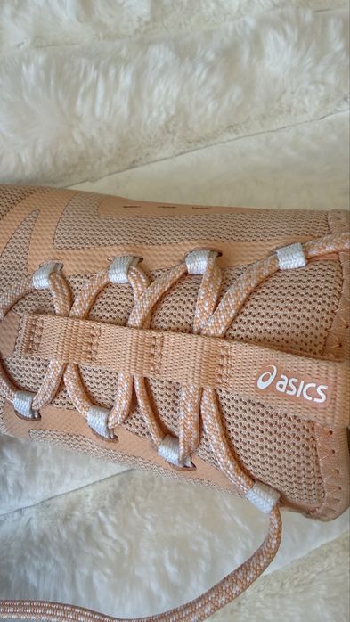 Жіночі кросівки фірмові Asics Gt р 40