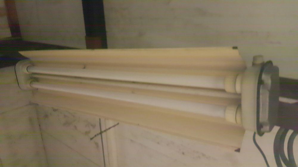 Lampy jarzeniowe sufitowe lampy magazynowe