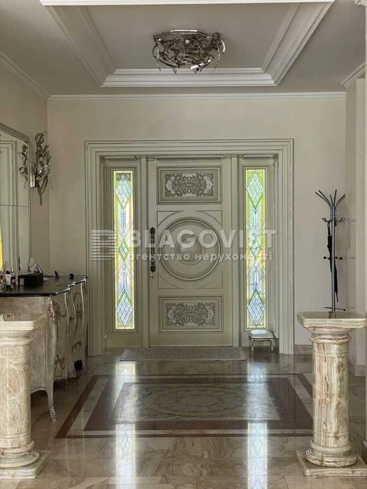 Маєток в передмісті Києва з басейном авторським дизайном 1200 метрів!