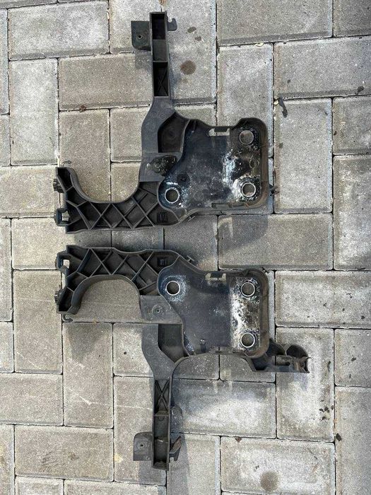 Кронштейн фар ( окуляр ) Renault Megane 2 Scenic 2