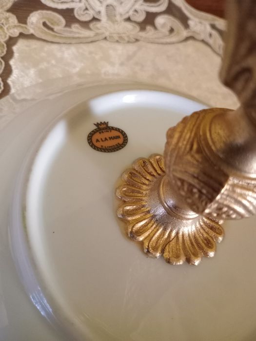 Продам вазу конфетницы бронза фарфор