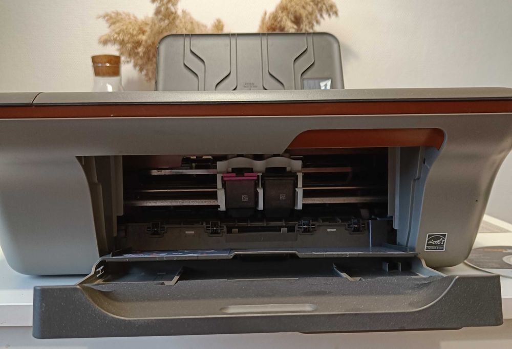HP DeskJet 2050A принтер сканер копір