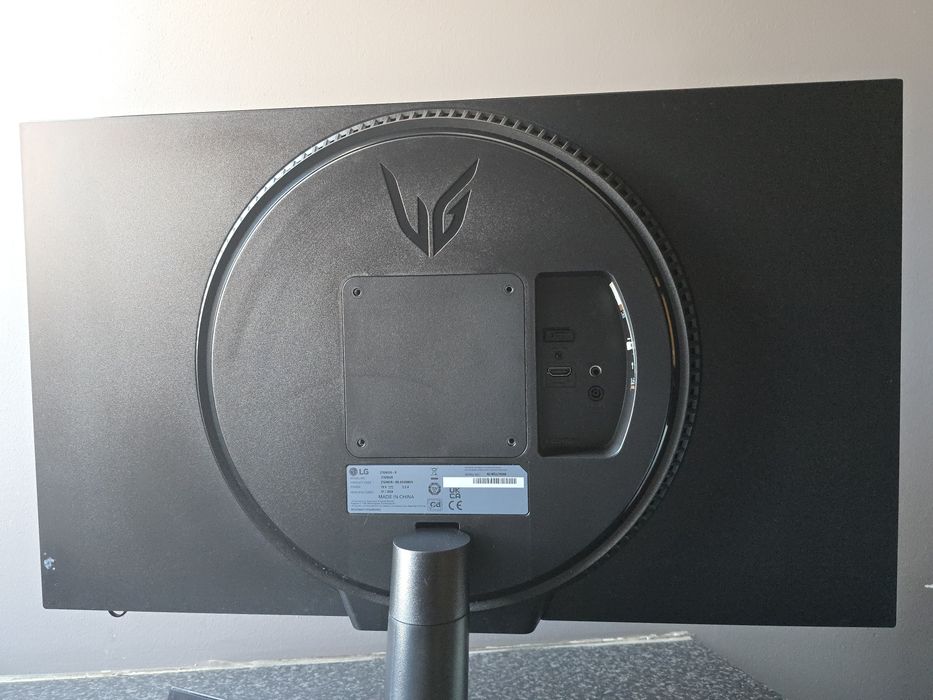 Monitor Gaming LG UltraGear 27" 144Hz IPS - Muito Bem Conservado"