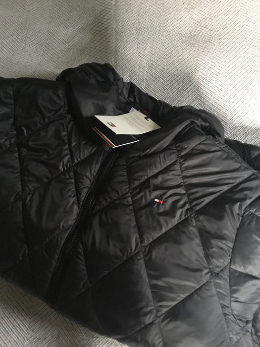 Blusão Tommy Hilfiger novo