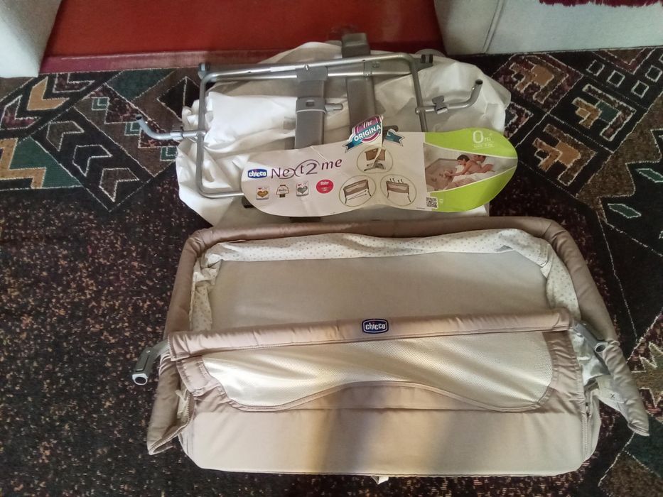 Кроватка - манеж chicco,next to me