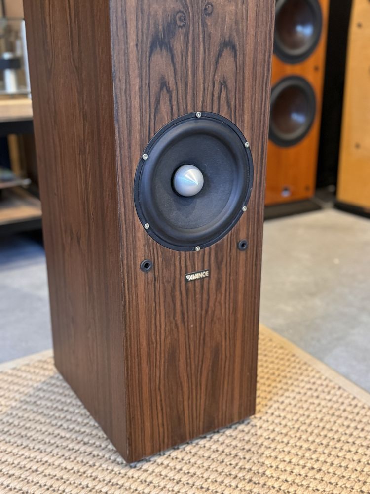 Avance signature 8 mk1 mkI Kolumny podlogowe scanspeak
