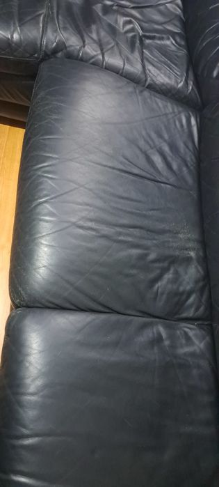 Vendo Sofá em Pele Preta