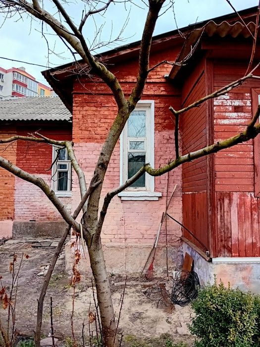 Частина будинку,три кімнати!