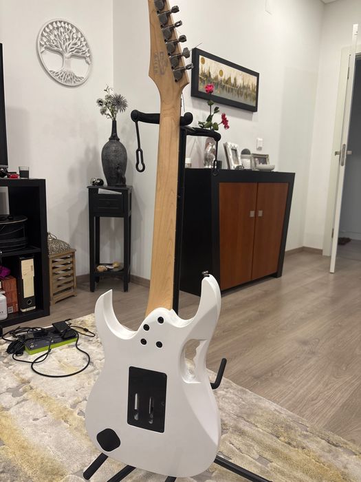 Guitarra elétrica Ibanez Jem Jr. Steev Vai