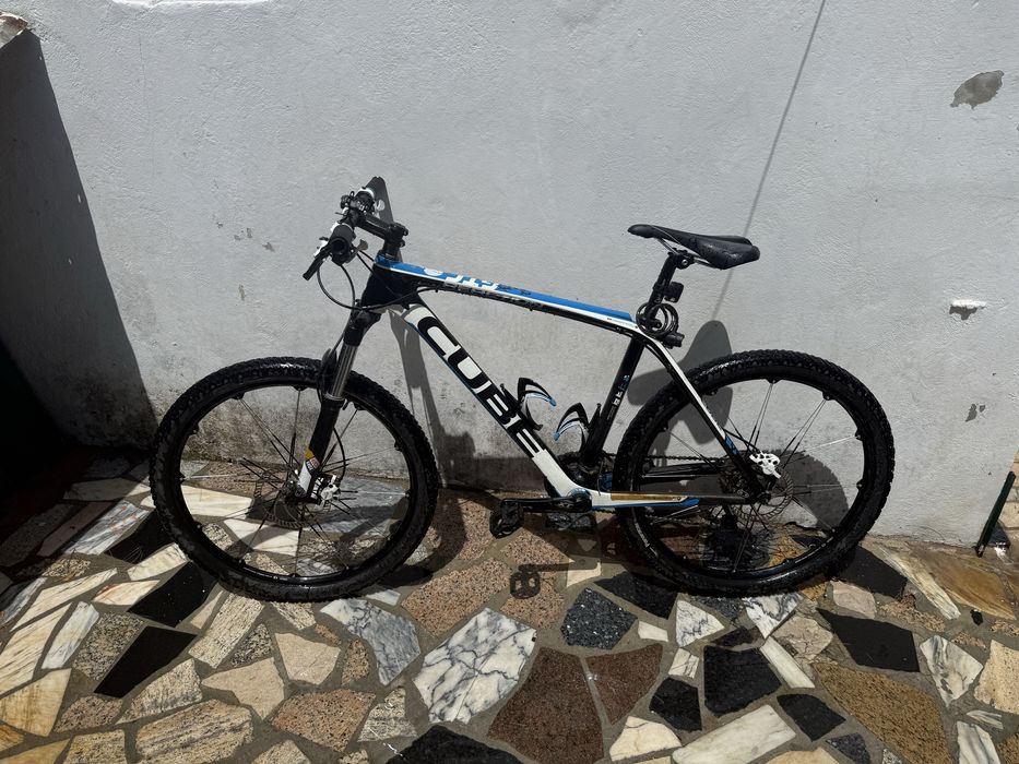 Bicicleta Montanha Cube Aro26