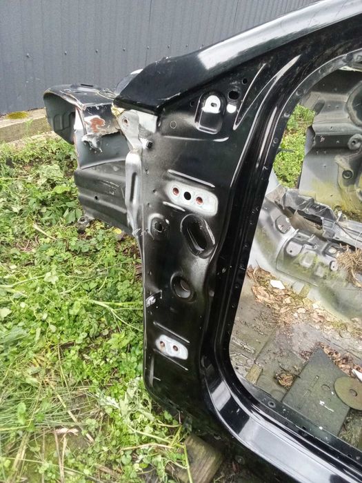 Четверть ( крило) задняя правая dodge Dart