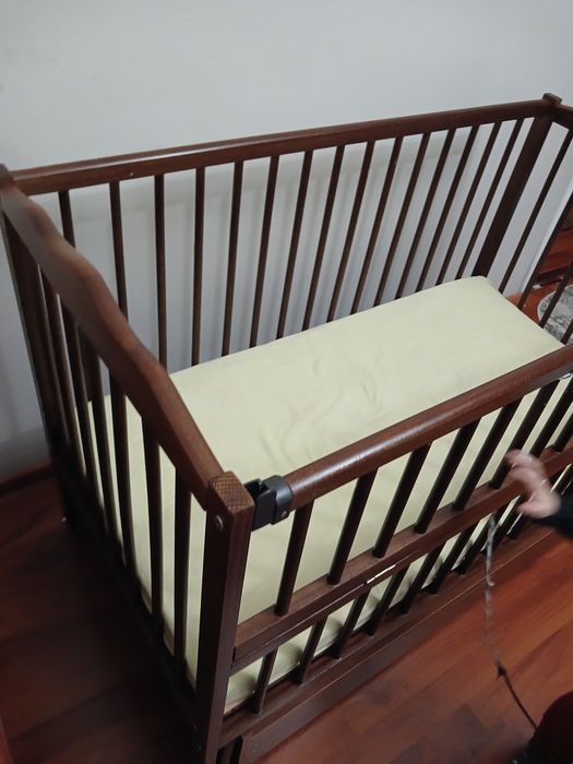 Дитяче ліжко з матрасом