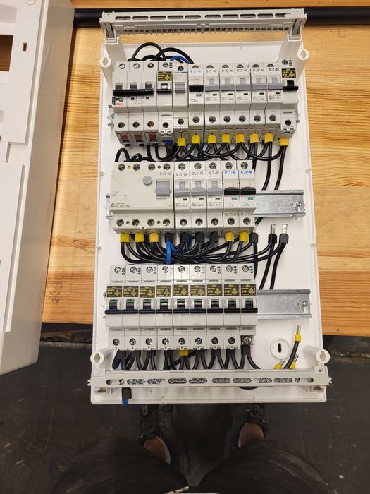 Sprzedam agregat i skrzynke elektryczna