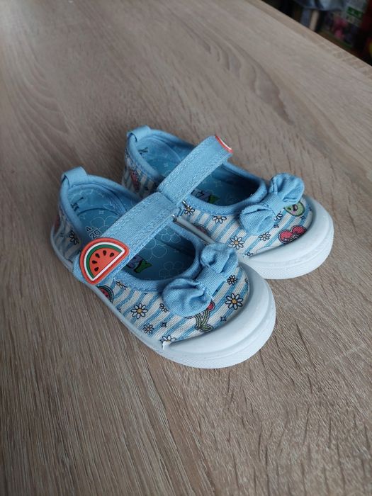 Фірмове взуття для дівчинки 20-21р