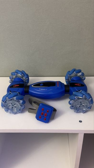 Машинка на радіокеруванні