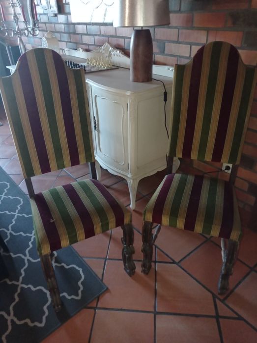 Cadeiras antigas