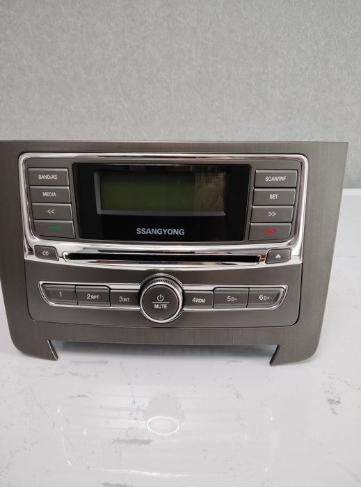 Продается автомагнитола Ssang Yong Rexton W