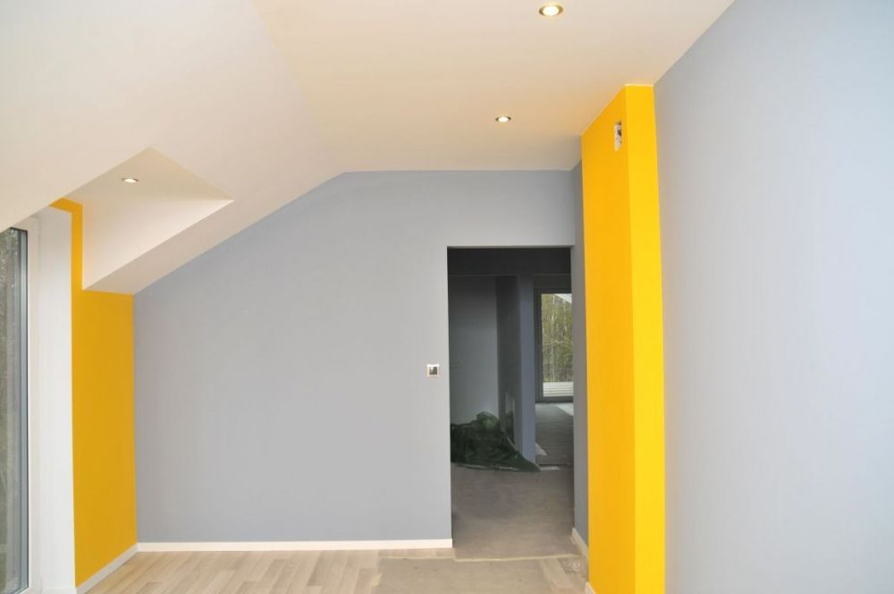 Malowanie ścian i układanie paneli