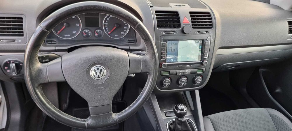 Volkswagen Golf V 1.9 TDI 2004 – Motor Renovado + Rádio Android