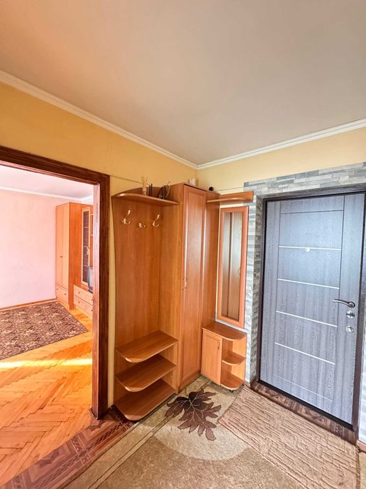 Продається 2км квартира в центральній частині міста, вул. Пулюя