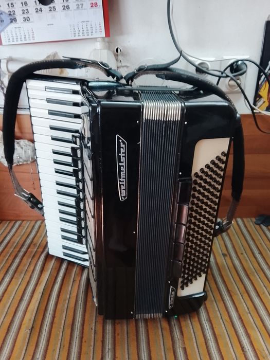 Akordeon Weltmeister Stella 120W