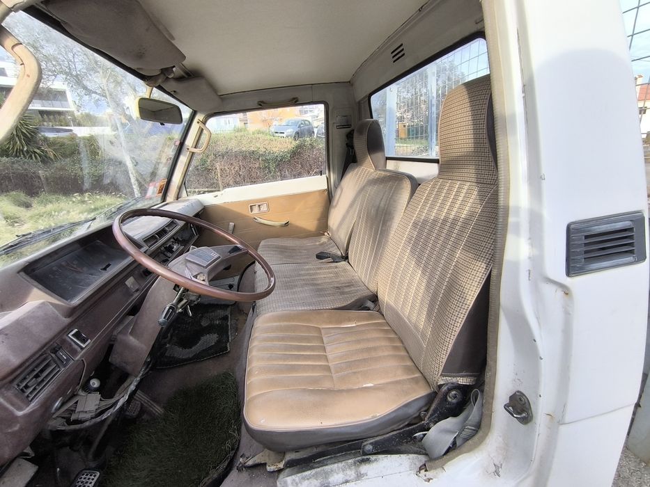 Mitsubishi L30 caixa aberta