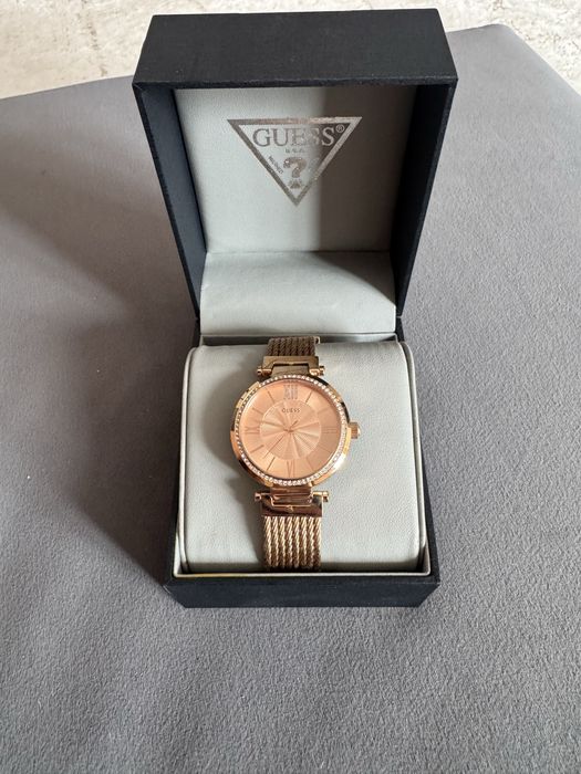 Жіночий  годинник Guess Soho