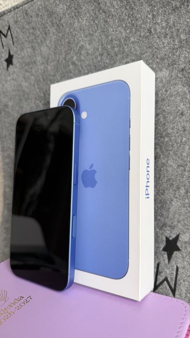Iphone 16 Ultramarine 256 GB jak nowy
