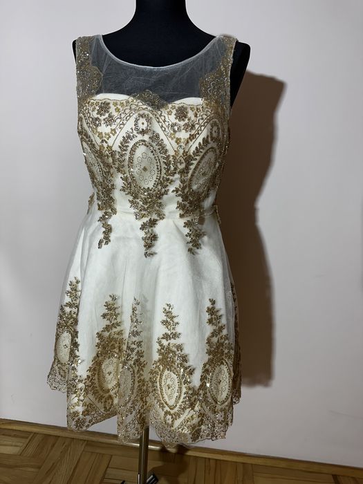 Sukienki wieczorowe M, M/L