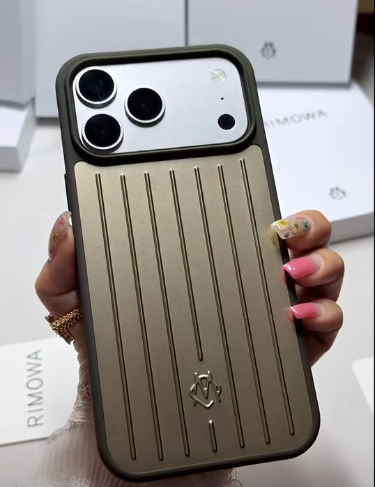 Чохол Rimowa на iPhone 17 pro max та 17 pro silver металевий