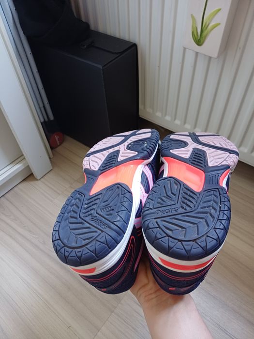Buty halówki asics rozm.38