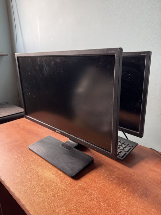 3 sprawne monitory BenQ i Dell