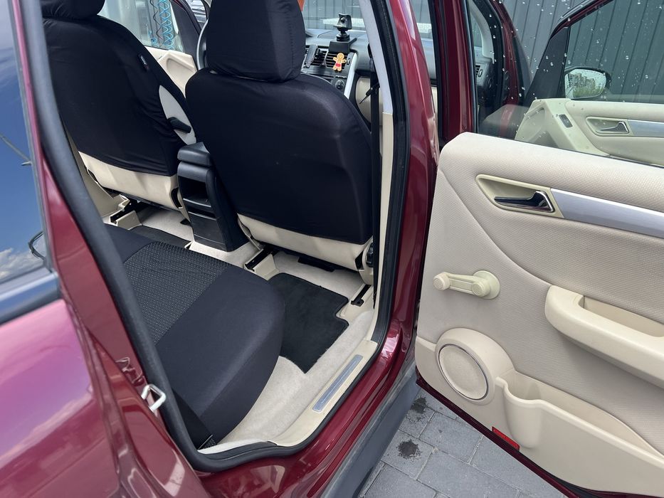 Продам авто Mercedes b150 автомат