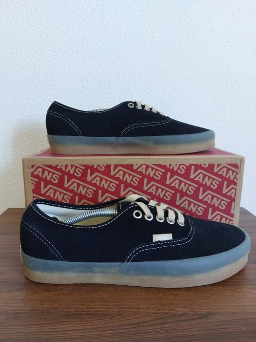 Vans Authentic 40 pretos novos sem etiqueta,  caixa original.