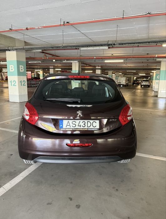 Pegueot 208 com 130,000km 1.2 gasolina aceito retoma ou troca
