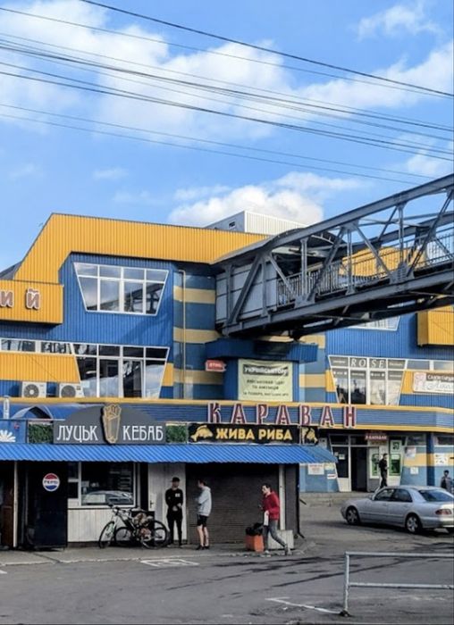 Оренда комерціних приміщень в ТРЦ Караван