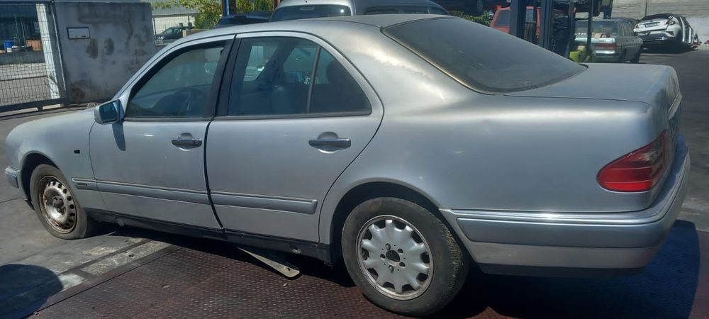MERCEDES W210 E 220 D 2.2 DIESEL DE 1996 DISPONÍVEL PARA PEÇAS
