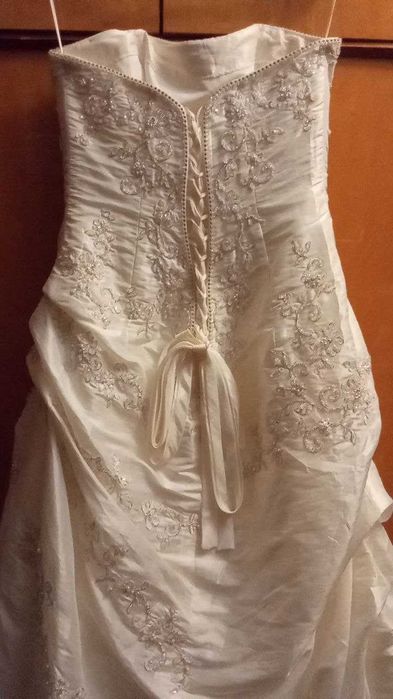 Продам свадебное платье Mori Lee со шлейфом (размер 12-14)