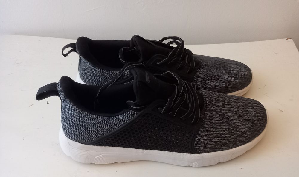 Novo sapatos , marca crivit