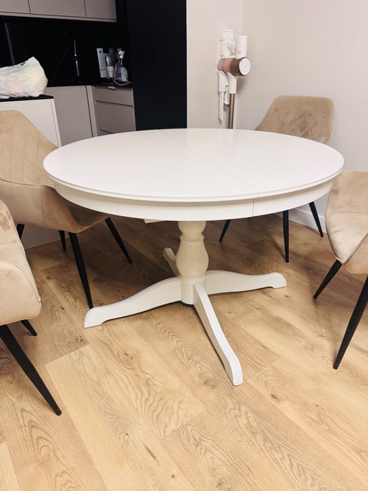 Stół okrągły rozkładany biały – klasyczny, elegancki i funkcjonalny! Ikea rosentorp
