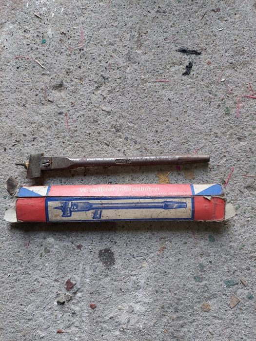 Wiertlo świder do drewna nastawny.