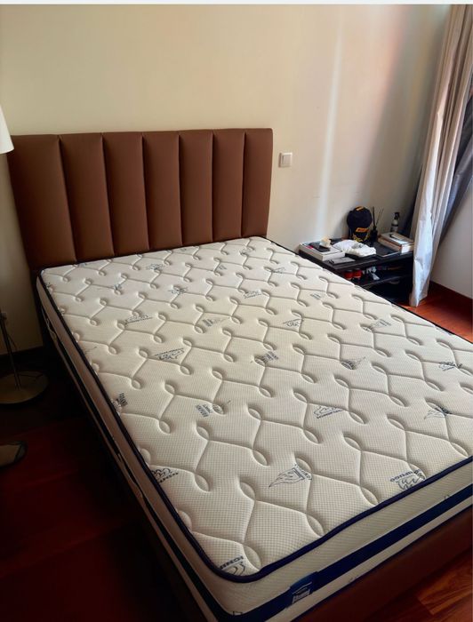 Cama + colchão 1 ano de uso