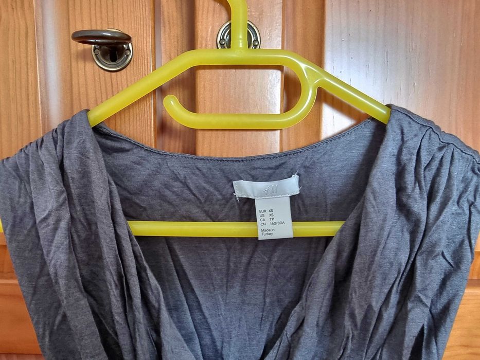 Gray Top from H&M, 100% Viscose, Size XS64750725697283122