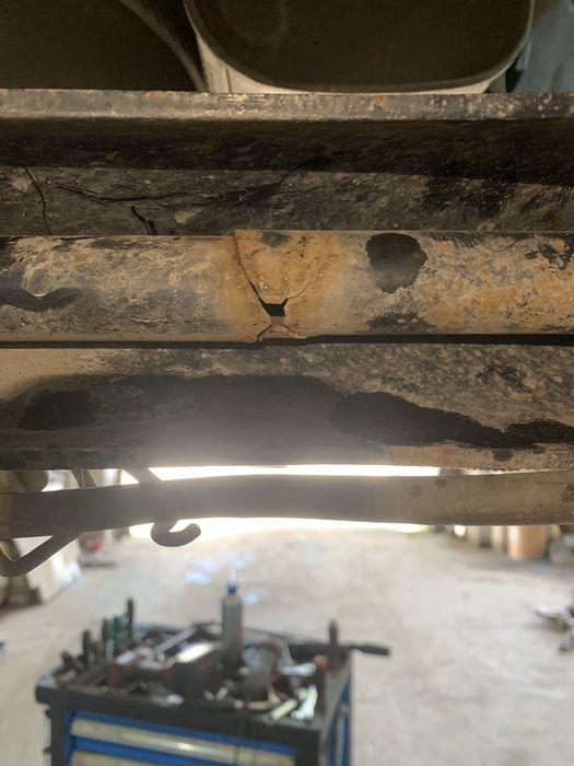 Ремонт Пежо 3008 задньої балки.