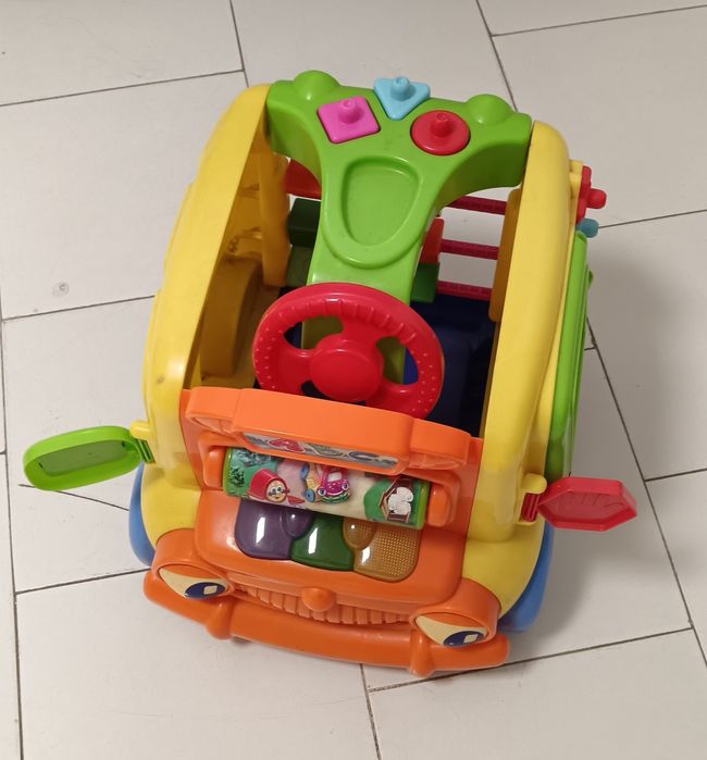 Carrinho didático com várias atividades