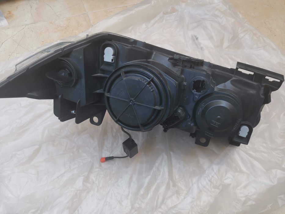 ótica  Valeo Xenon Renault Megane II fase 2