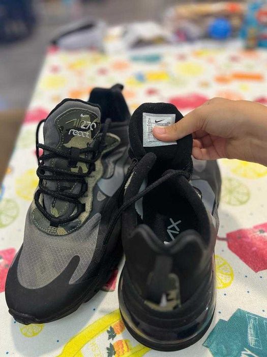 Sapatilhas Nike Air Max 270 React como novas