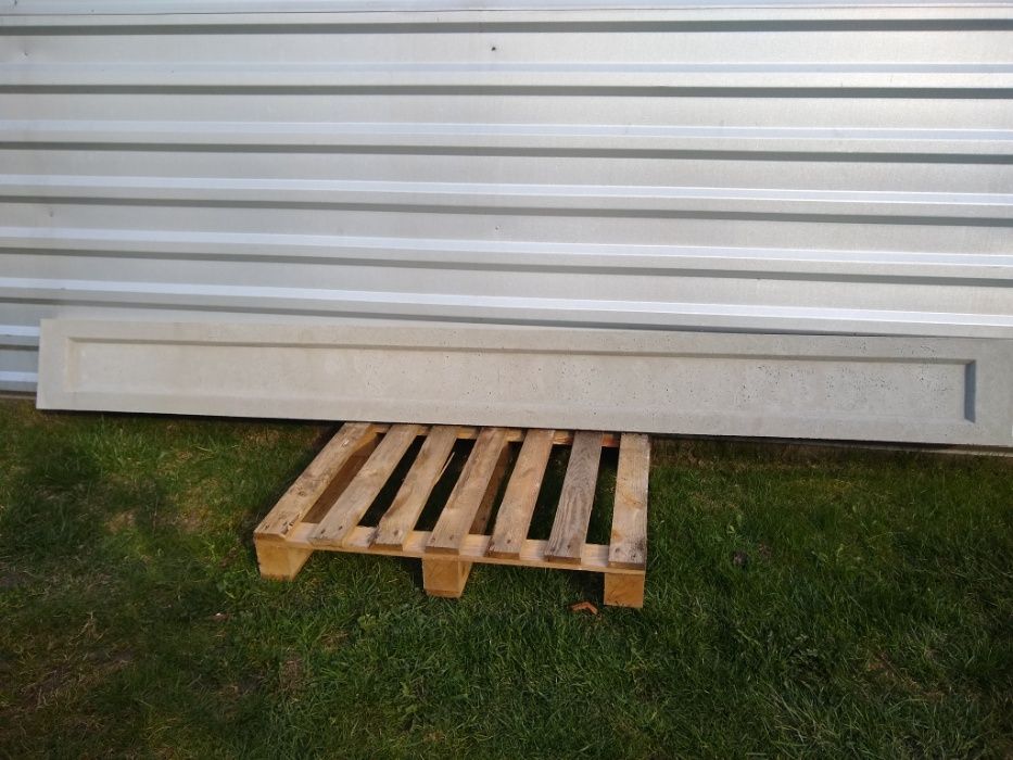 Płyta betonowa podmurówka do płotu panelowego,łączniki betonowe