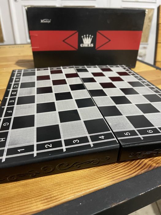 Деревянные шахматы