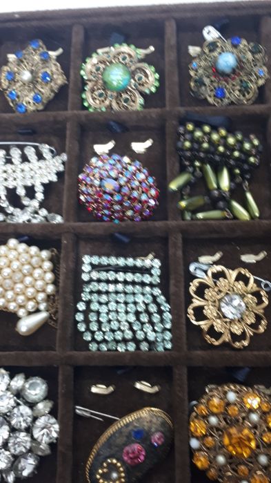 Винтажные броши.